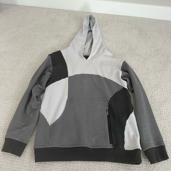 Lulu lemon hoodie - Picture 2 of 5